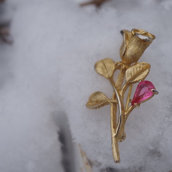 Vintage 80s Avon Rose Brooch - Picture 5 of 5